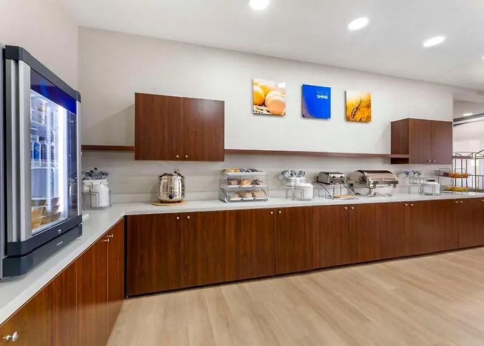 Comfort Inn & Suites Cuyahoga Falls - Akron